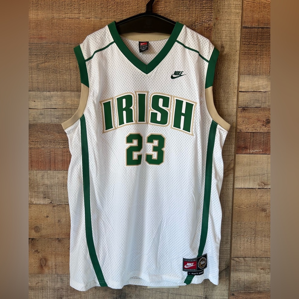 Nike green and white LeBron James #23 Jersey XL - New with Tags!!!!!🔥